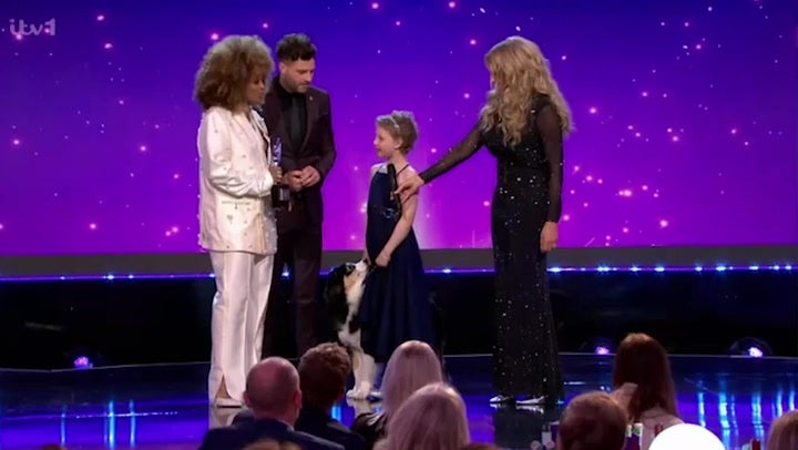 <p>Echo the dog makes history as he receives Pride of Britain Award.</p>