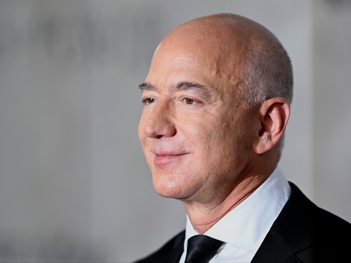 Jeff Bezos buys neighbour&rsquo;s Florida mansion for $79m in exclusive &lsquo;Billionaire Bunker&rsquo; island