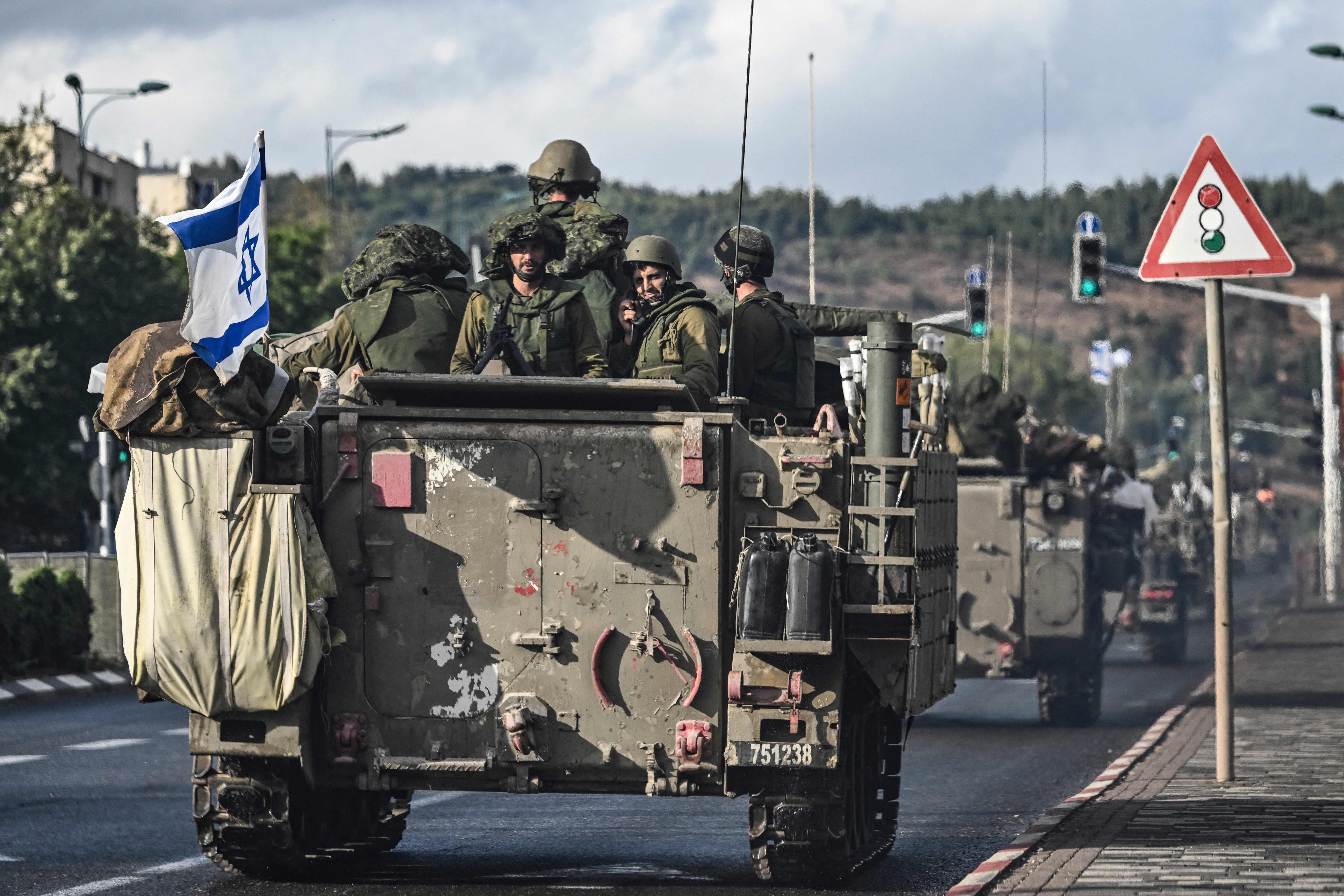 <p>Israeli soldiers near the Lebanon border earlier this week </p>
