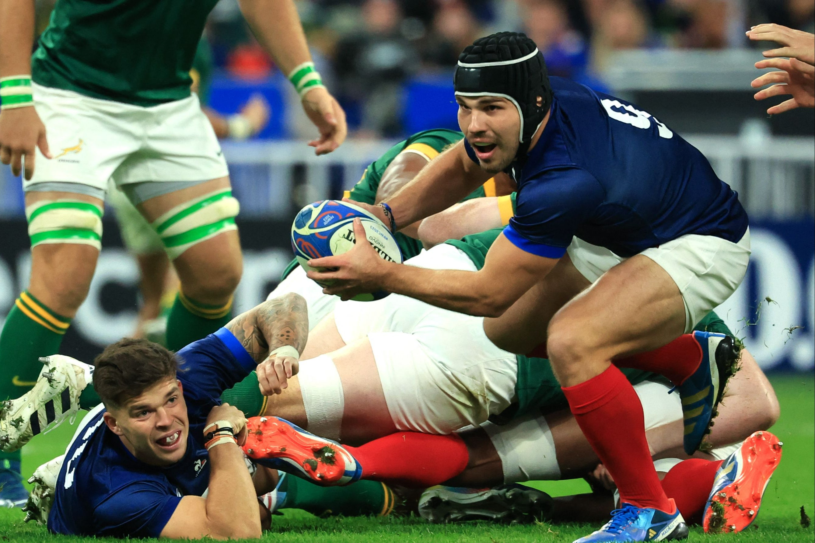 Why is Antoine Dupont wearing a scrum cap at Rugby World Cup