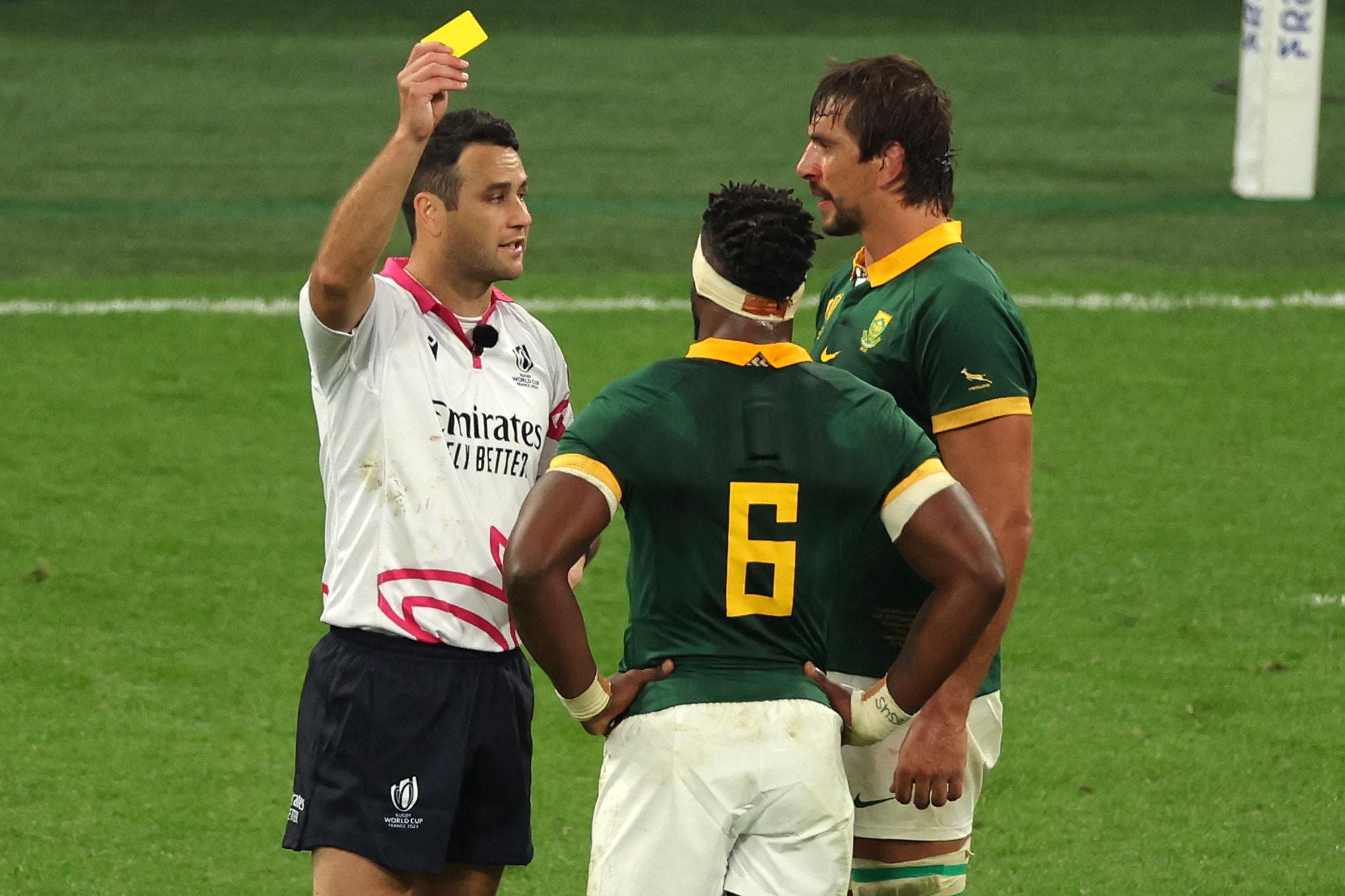 Etzebeth was yellow-carded for a high hit on Uini Atonio