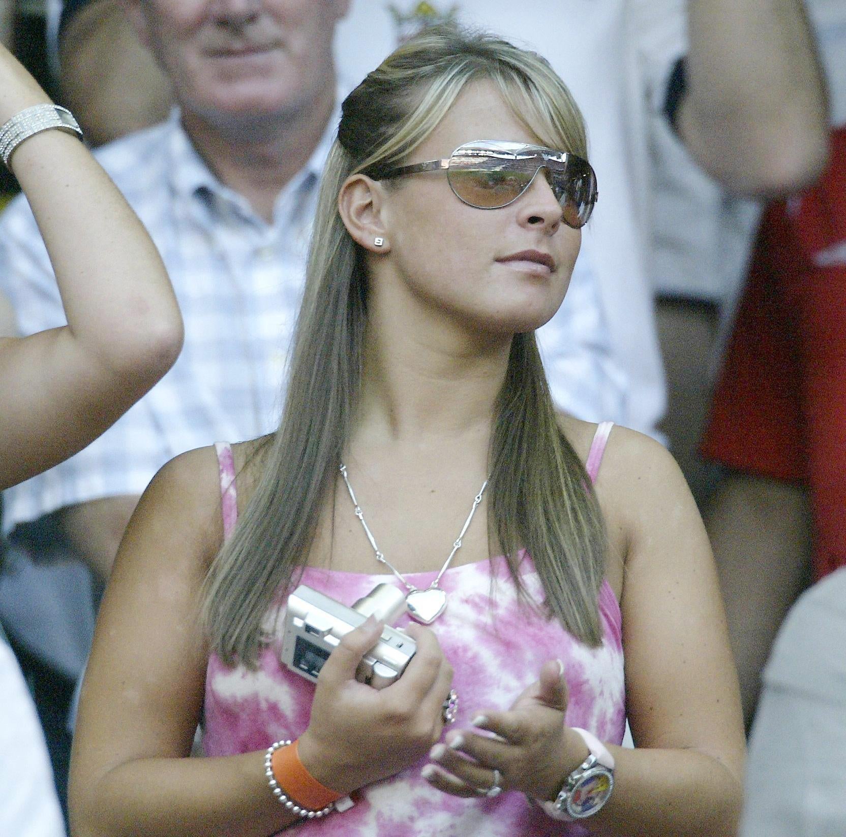 Coleen cheers on Wayne at the 2004 Euros