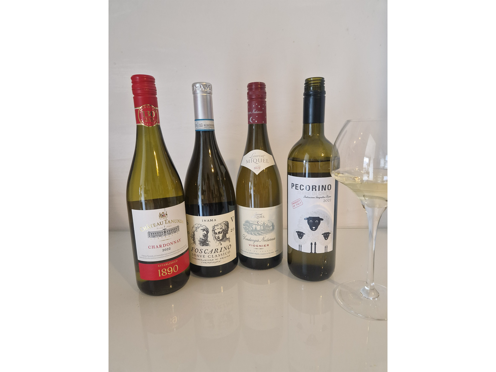 A selection of the best Christmas white wines that we taste tested for our review – a hard job eh?!