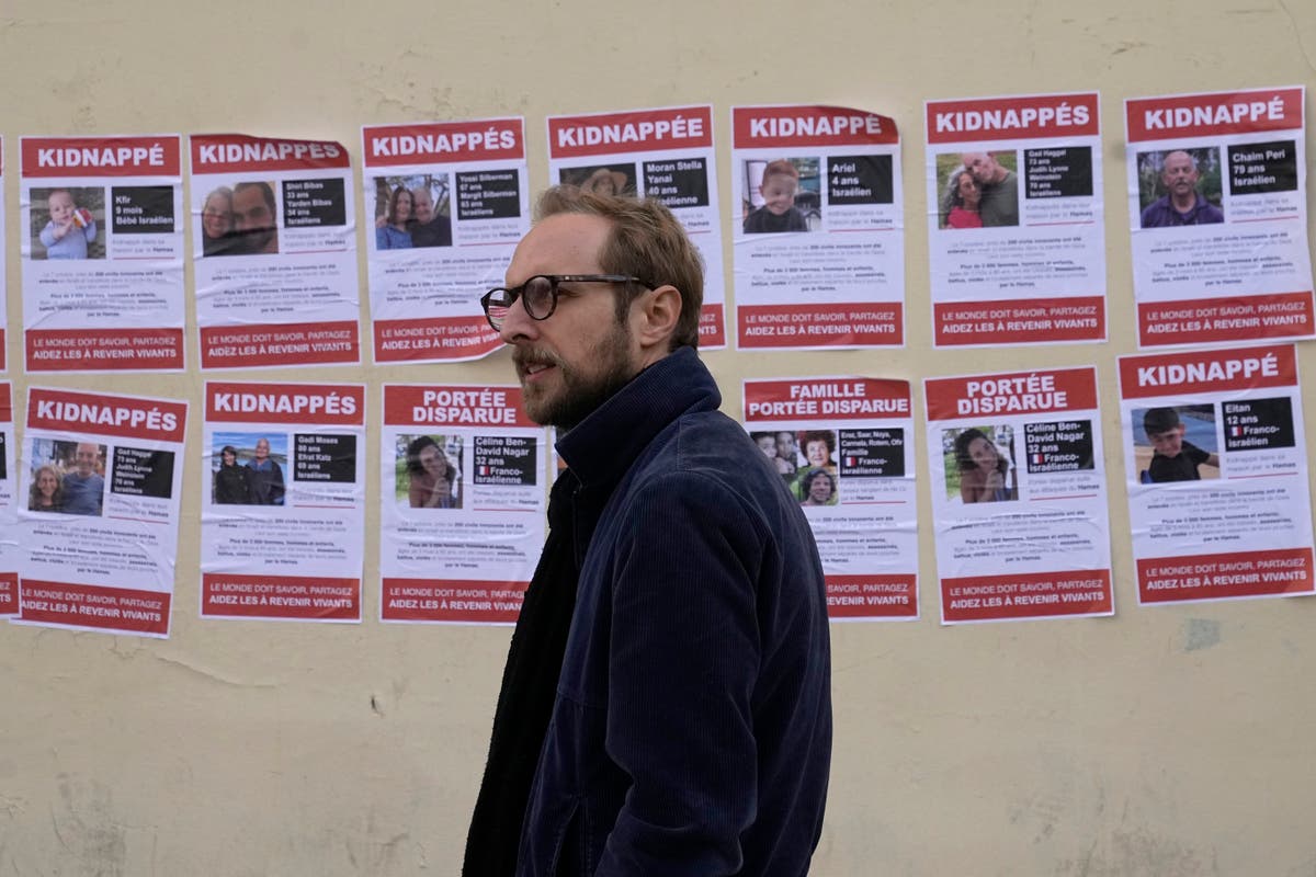 French Jewish groups set up a hotline for people in the community traumatized by Israel-Hamas war
