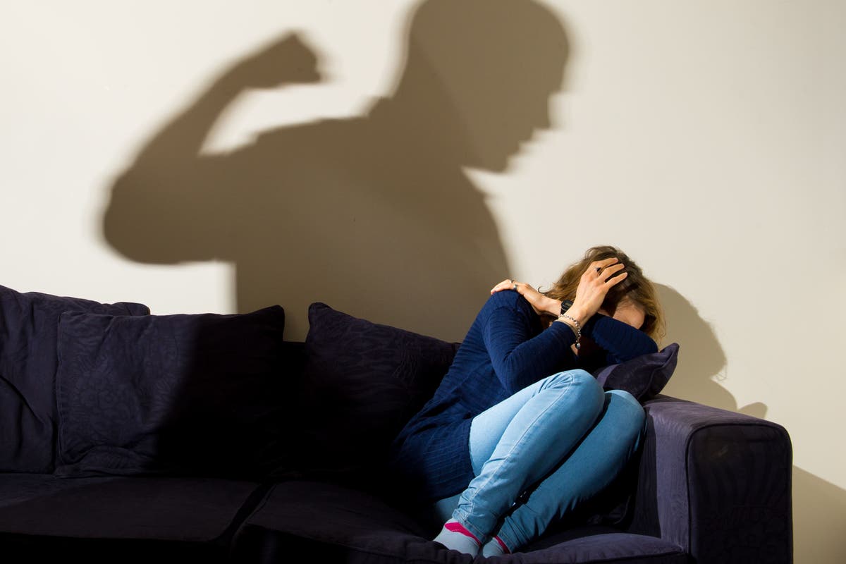 Pilot scheme will give domestic abuse victims &pound;1,000 to escape relationships