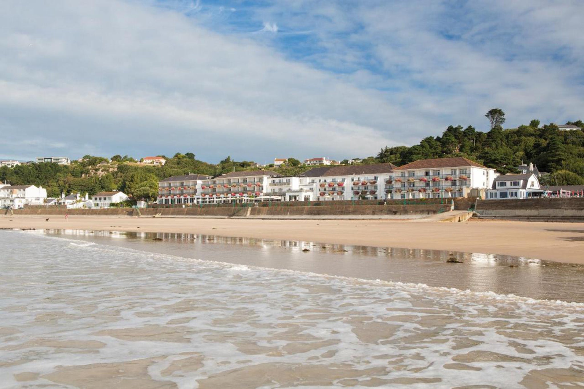 L’Horizon hotel is a stone’s throw from the beach