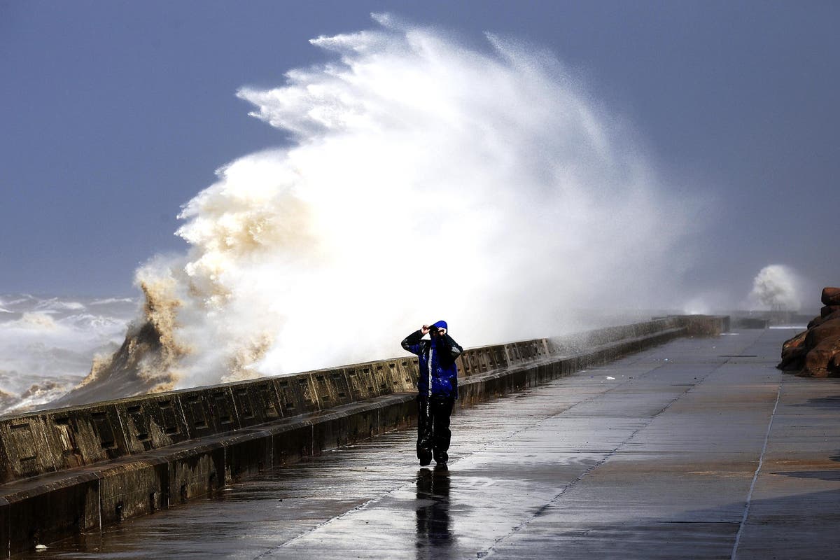 Rare red weather warning issued as Storm Babet hits UK Rare red weather warning issued as Storm Babet hits UK