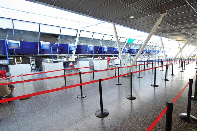 <p>Check-in counters at Airport Lille-Lesquin, northern France are closed on April 15, 2010 as a result of the volcano eruption in Iceland</p>