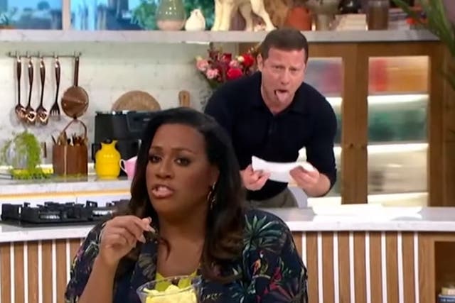 <p>Dermot O’Leary nearly sick live on This Morning after trying unusual Christmas snack.</p>