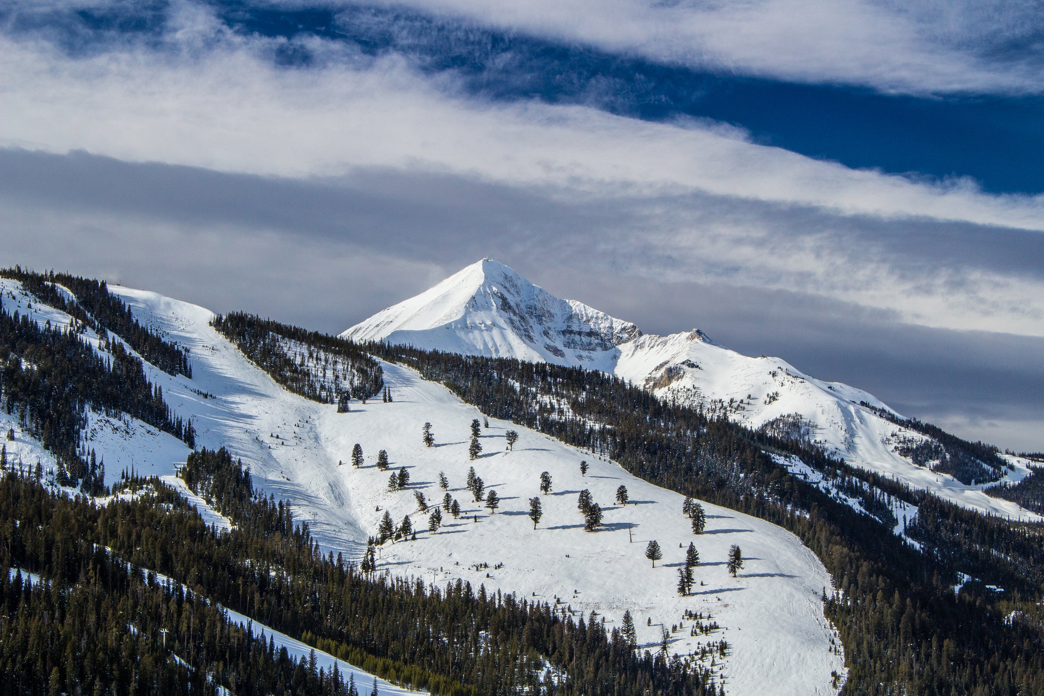 <p>A vast 5,850 acres of terrain and 320 named runs bless Big Sky in Montana </p>
