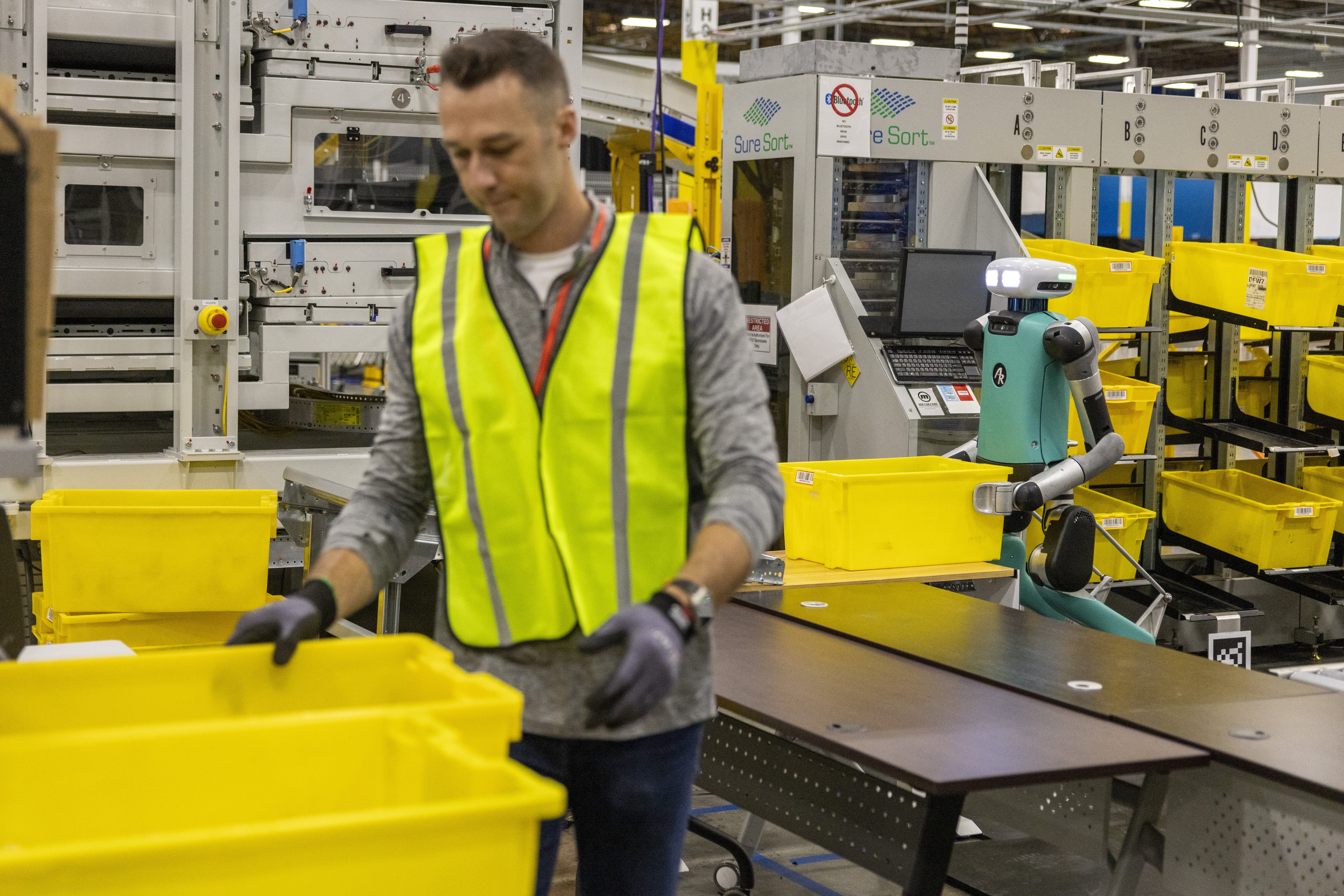 Amazon trials humanoid robots to see if they can help staff warehouses |  The Independent