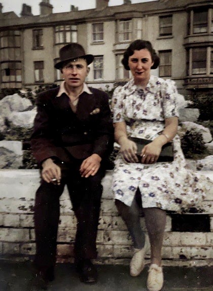 Leonard Howes with wife Alice in younger years