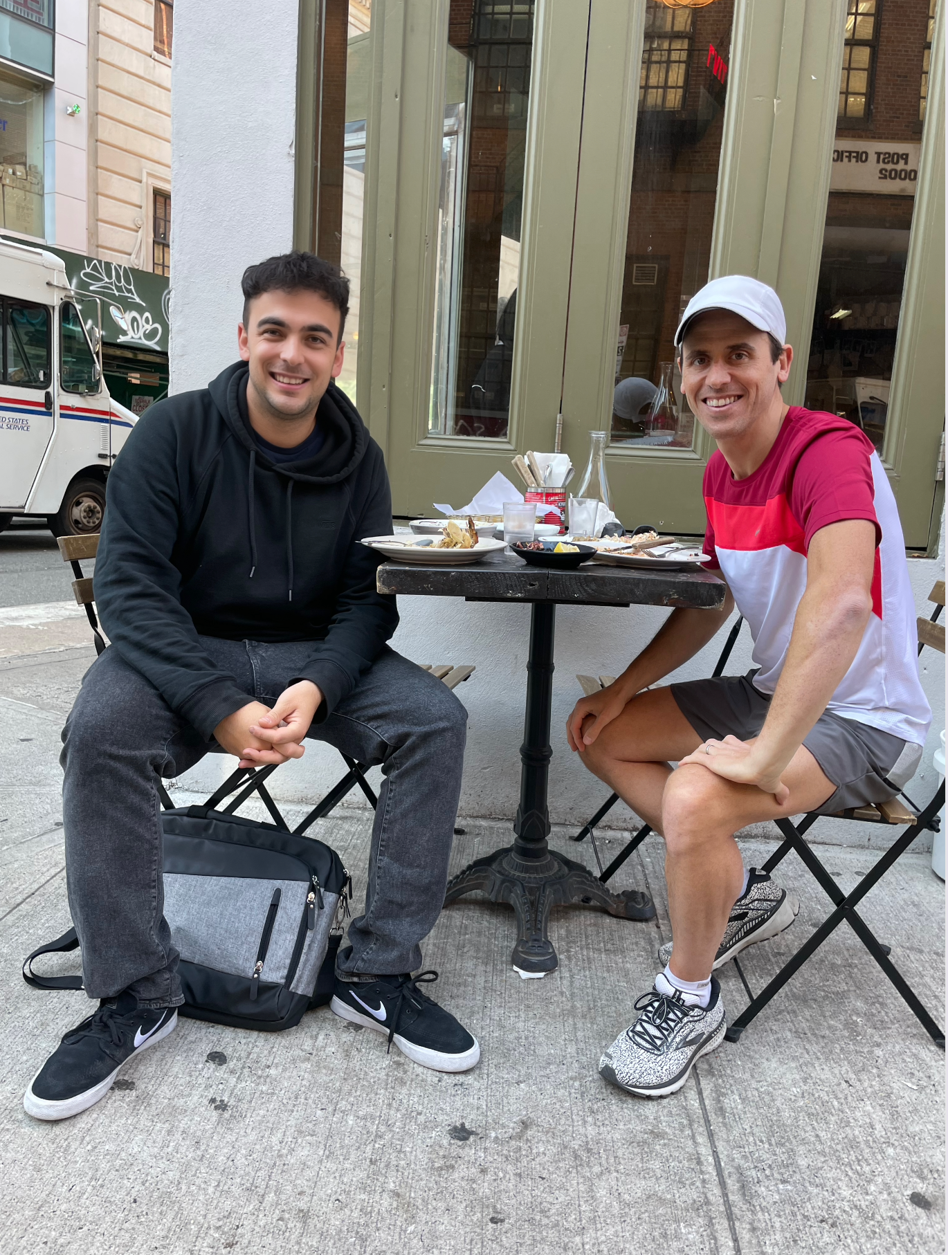 US superstar and Emmy Award winner “Oz Pearlman” having a relaxed lunch in Manhattan. He is also part of Sven's long-standing customer base
