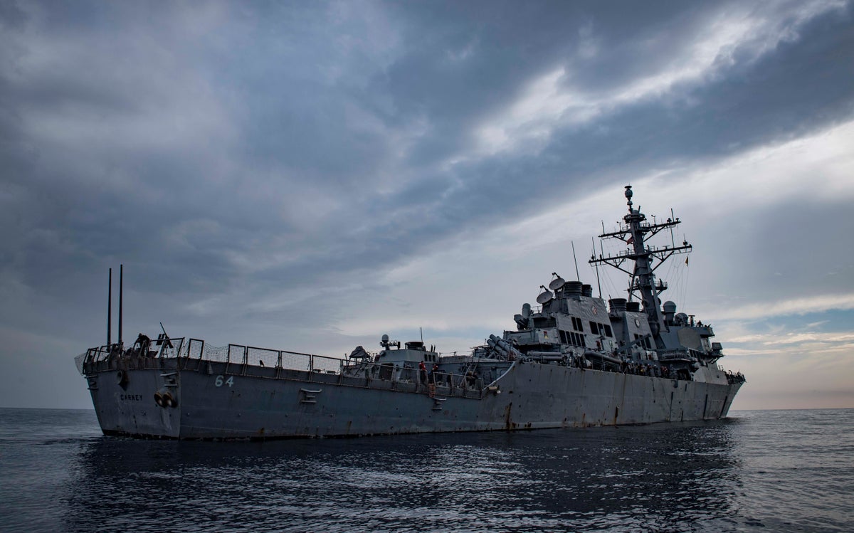 US Navy Destroyer shoots down three missiles fired by Yemeni forces