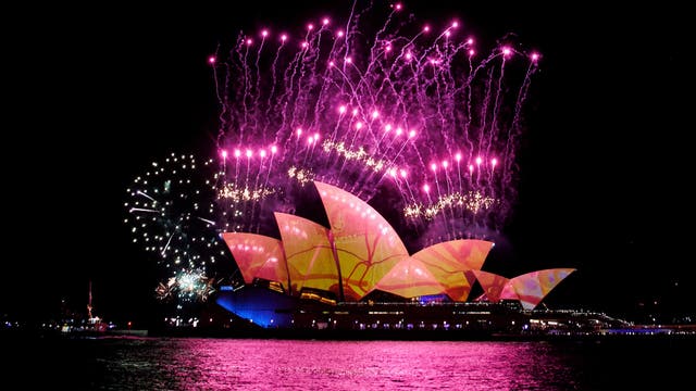 <p> Sydney Opera House celebrates 50th birthday with fireworks and laser show.</p>