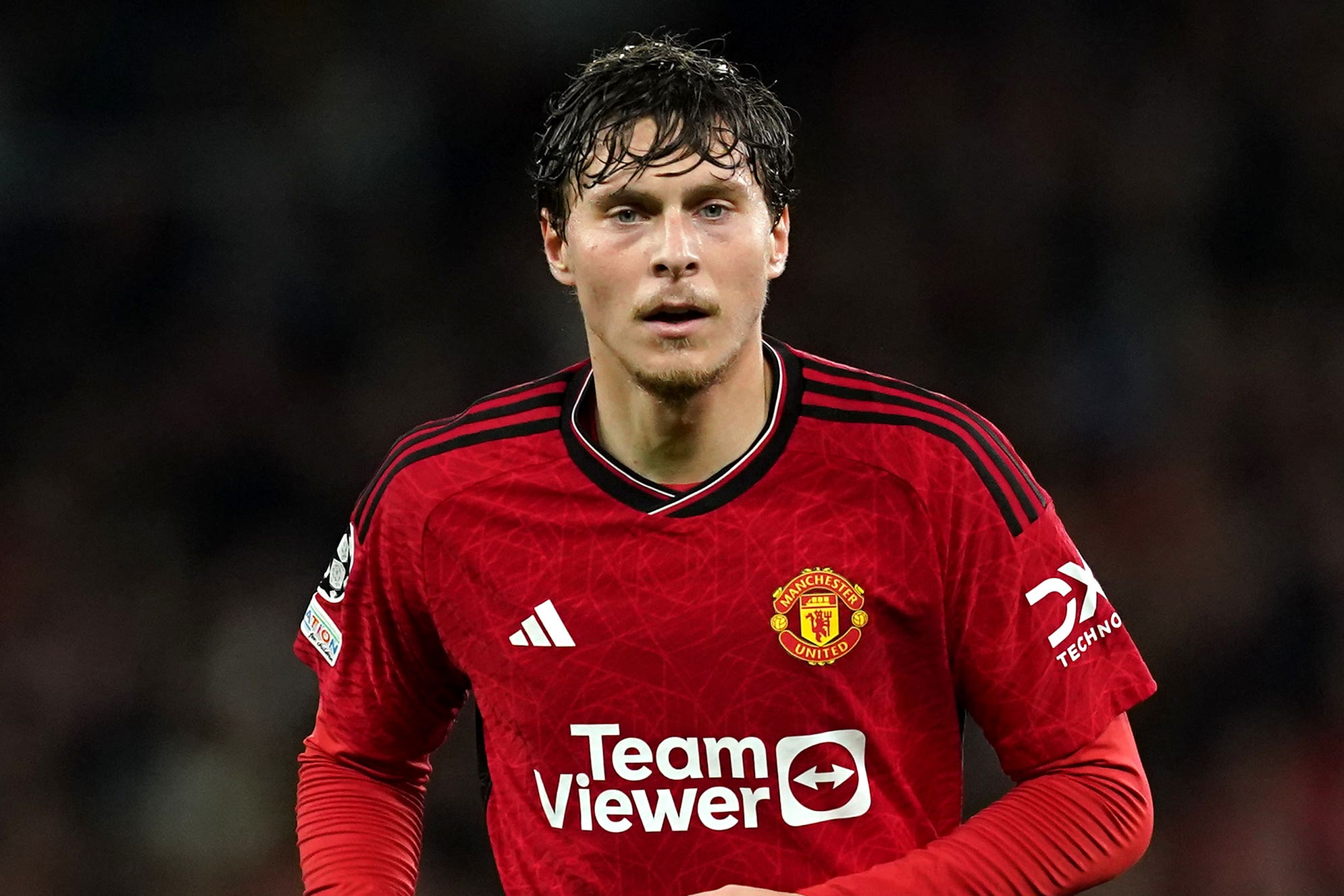 Victor Lindelof in action for Manchester United.