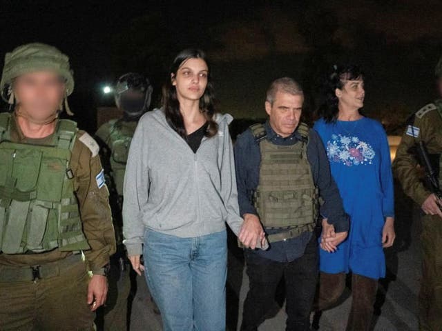 <p>Natalie and Judith Raanan with the Israeli military on Friday night </p>