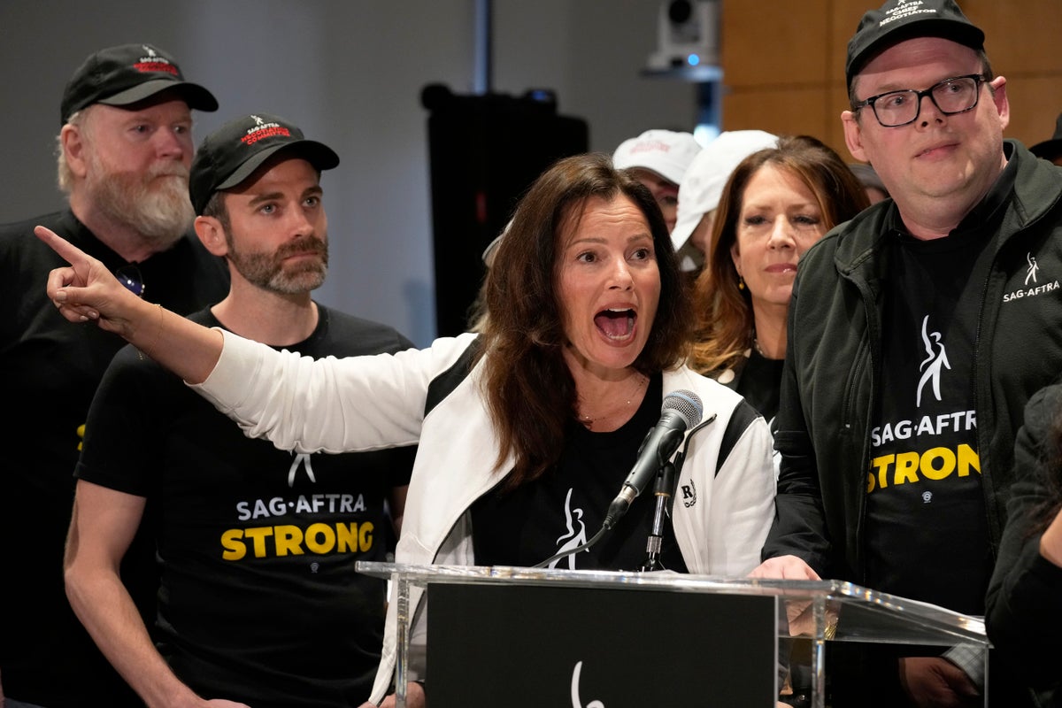 The Goonies star in the running to replace Fran Drescher in prominent Hollywood role