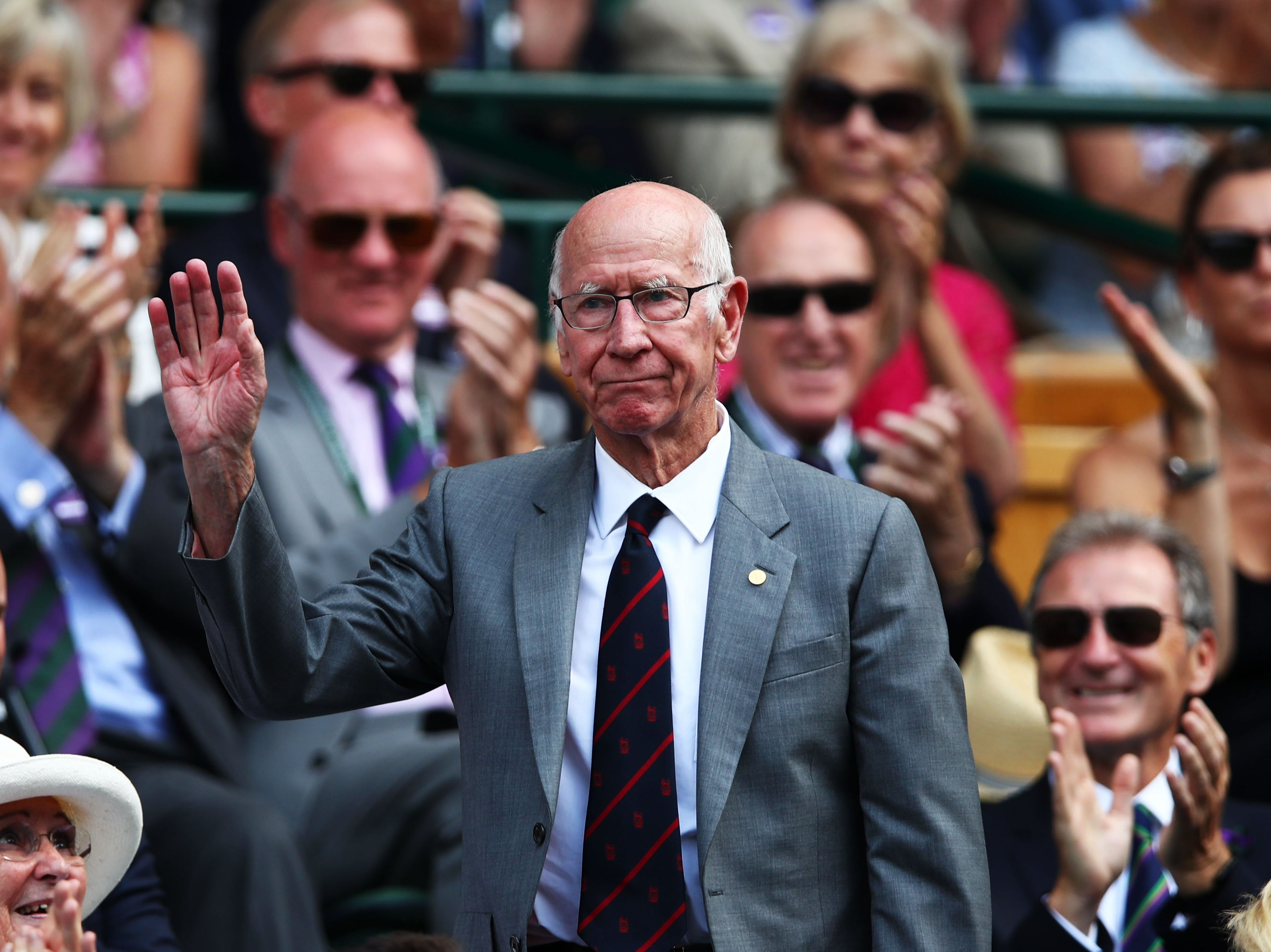 Сэр в Англии. Bobby Charlton. Charlton England Legend. Charlton England Legend 60s.