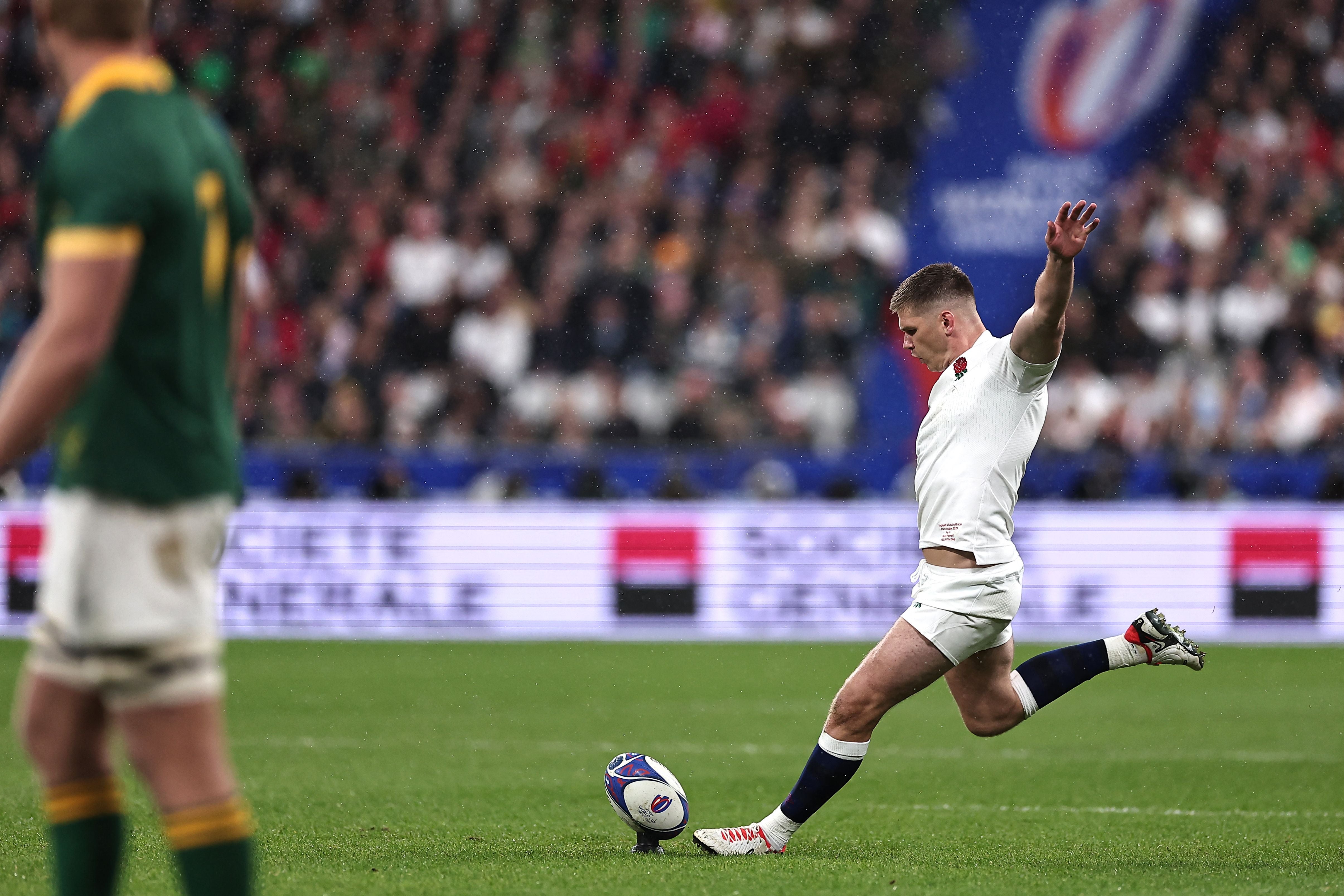 Owen Farrell kicks England into the lead