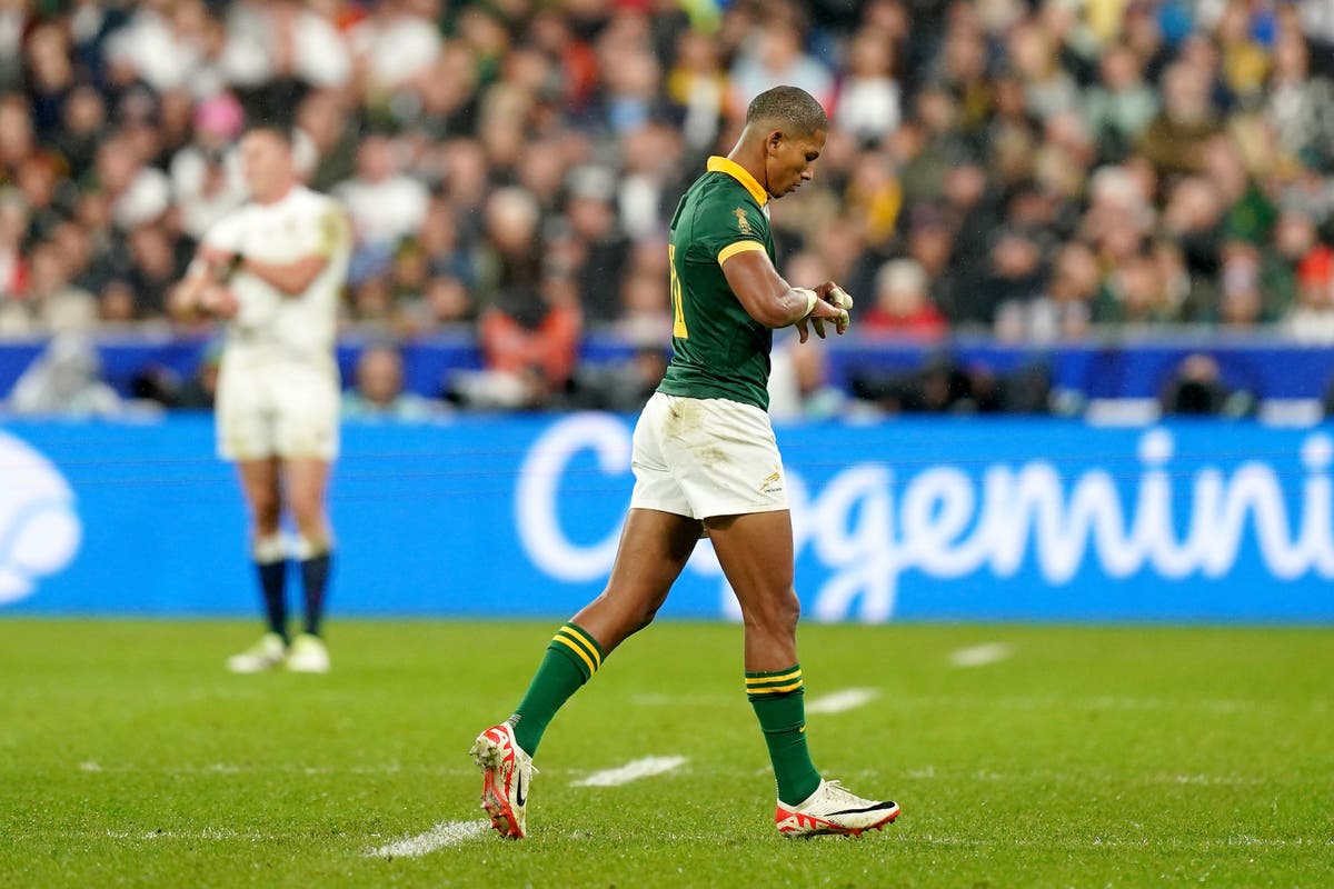 Springboks coach explains decision to controversially sub off Manie Libbok