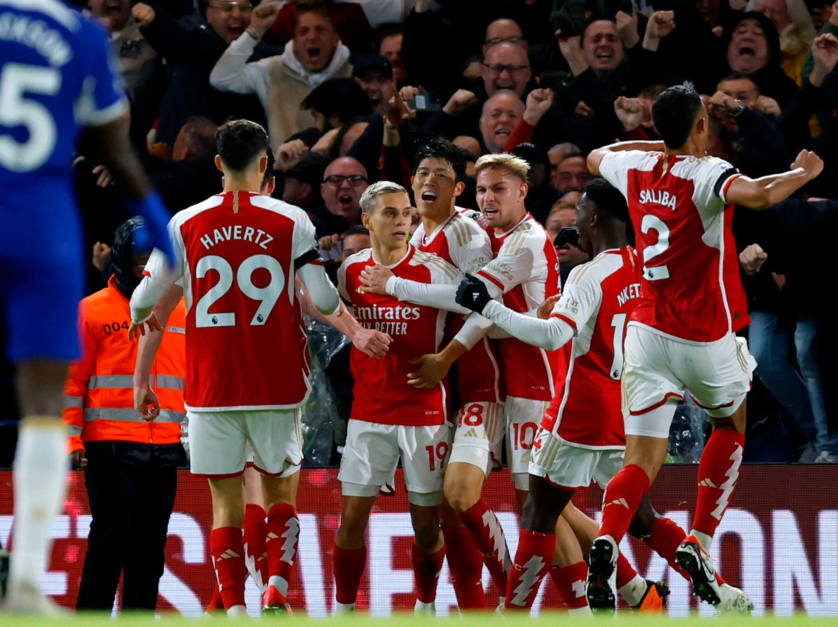 Arsenal stun Chelsea to claim point amid chaos from goalkeeper howlers