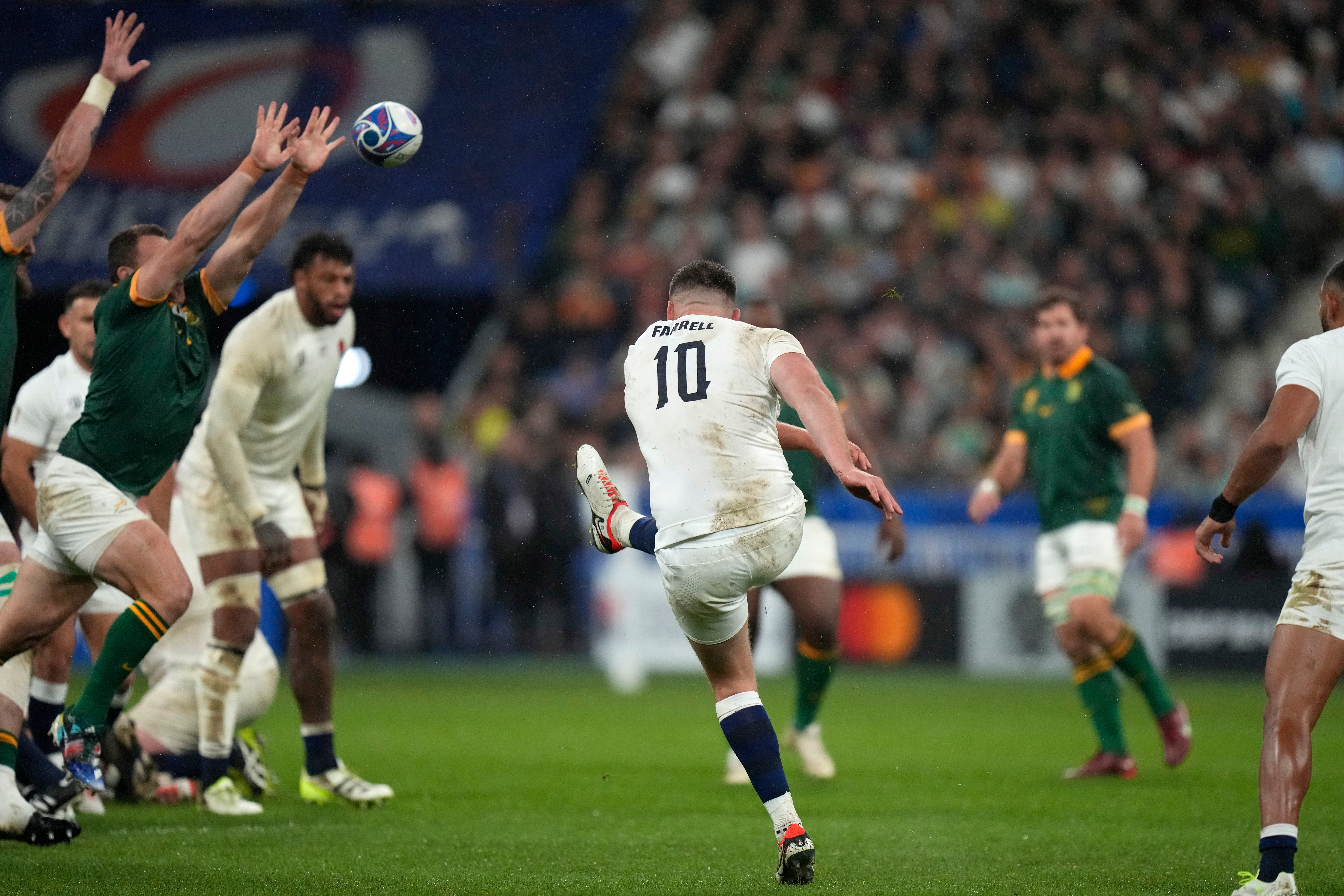 Owen Farrell’s drop goal looked to have put England on the verge of victory