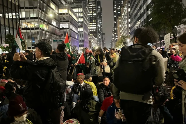 <p>Hundreds of people marched to the Manhattan office of US Senator Kirsten Gillibrand on 20 October to demand support for a ceasefire in the Israel-Hamas conflict</p>