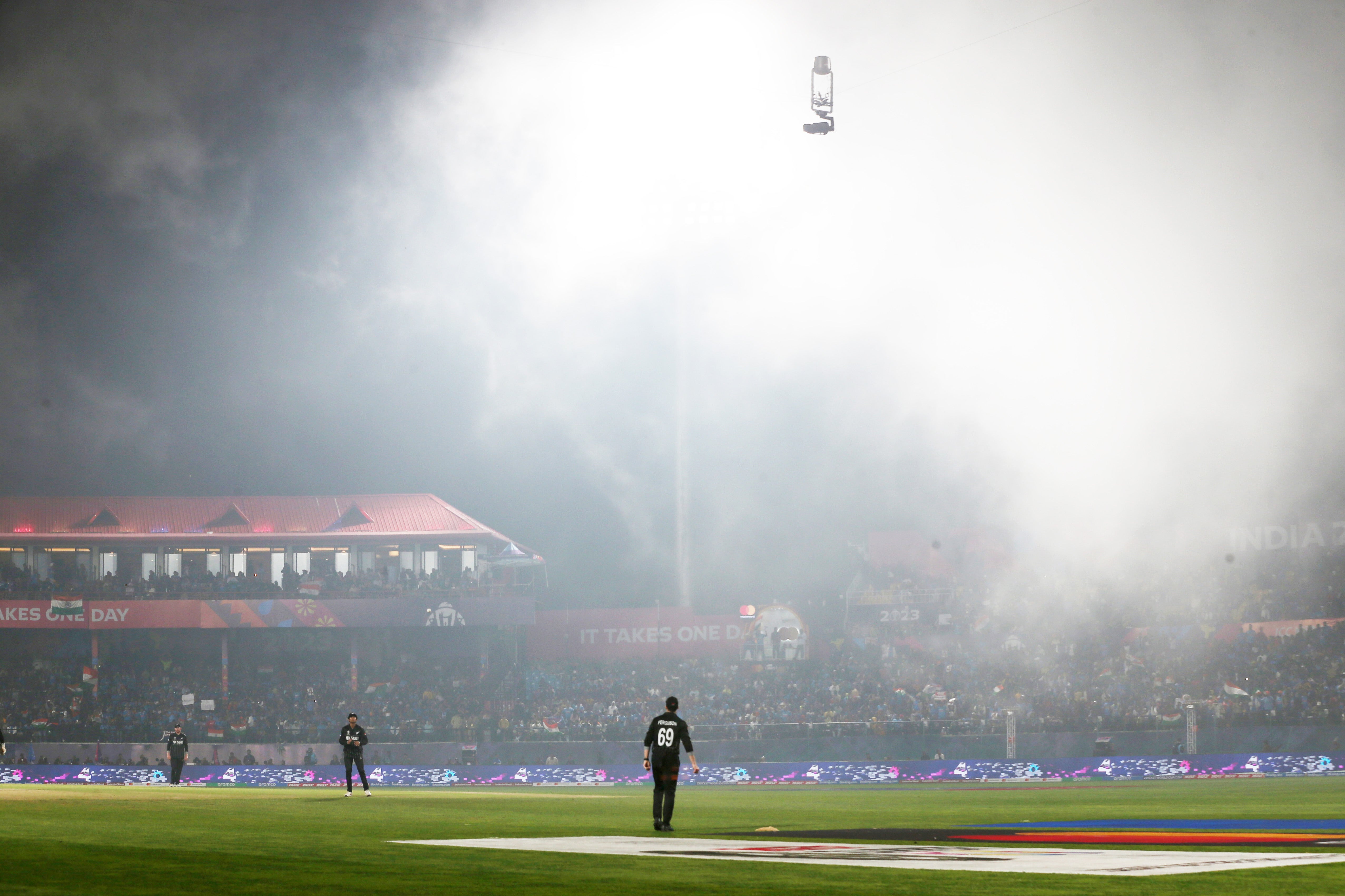 Play was briefly suspended due to fog