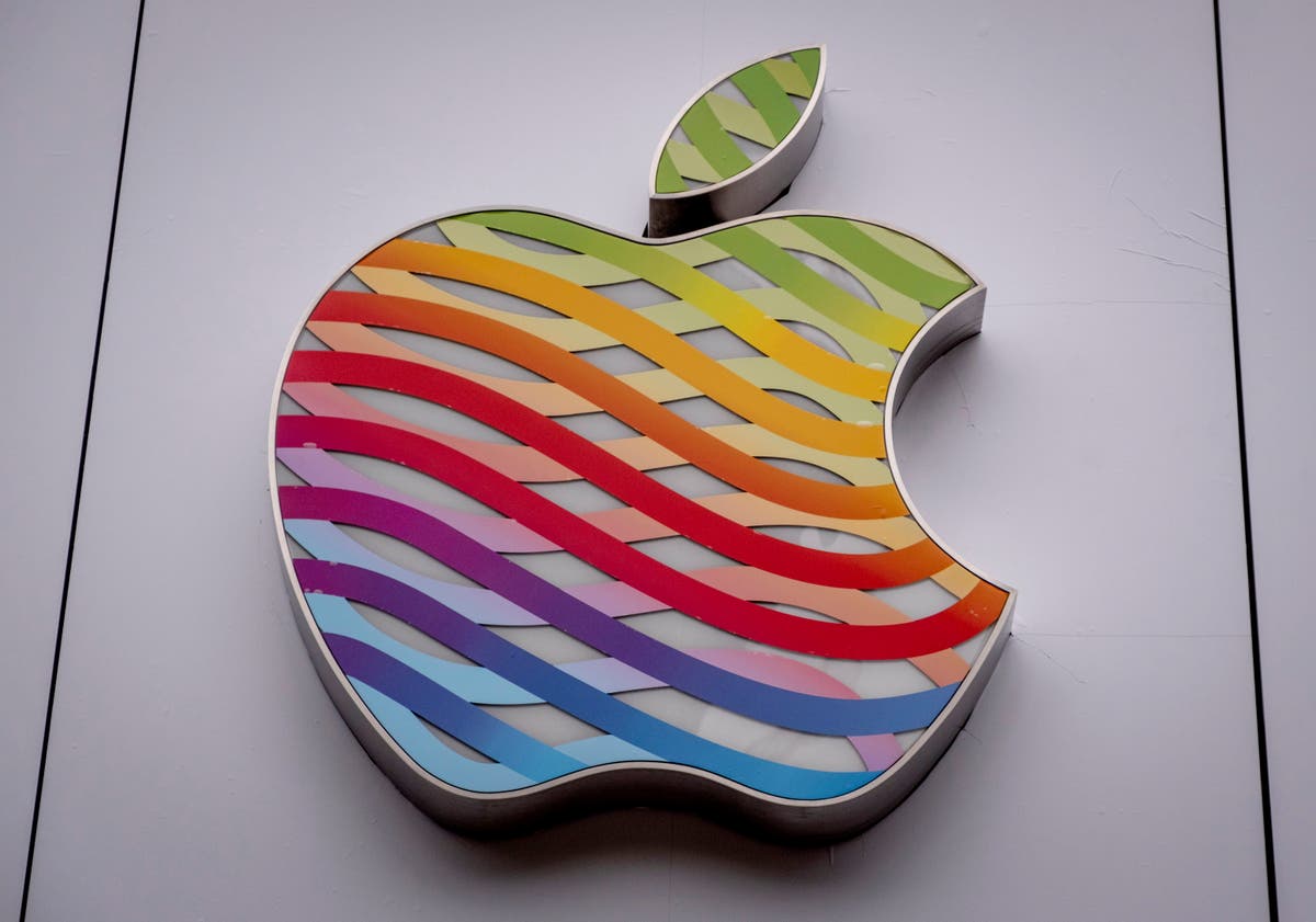 Apple becomes number 1 smartphone maker for first time ever - Vimarsana News