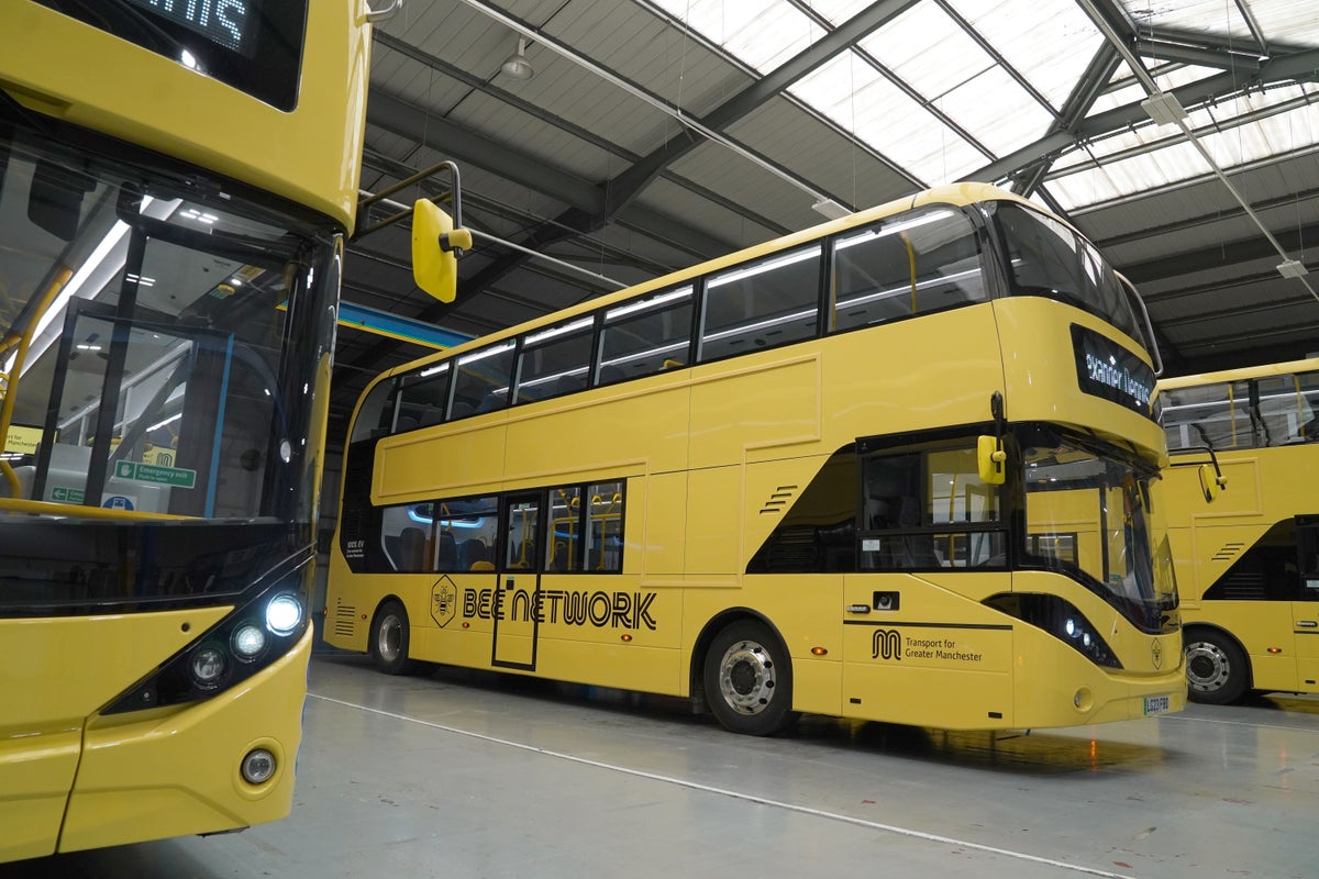 Rail replacement buses: Sunak pumps £150m of HS2 cash into local services