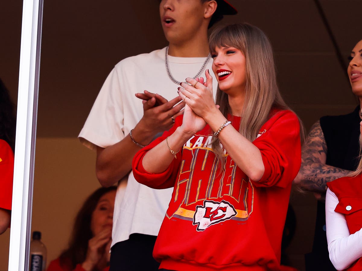 Taylor Swift and Travis Kelce send messages to each other with ...