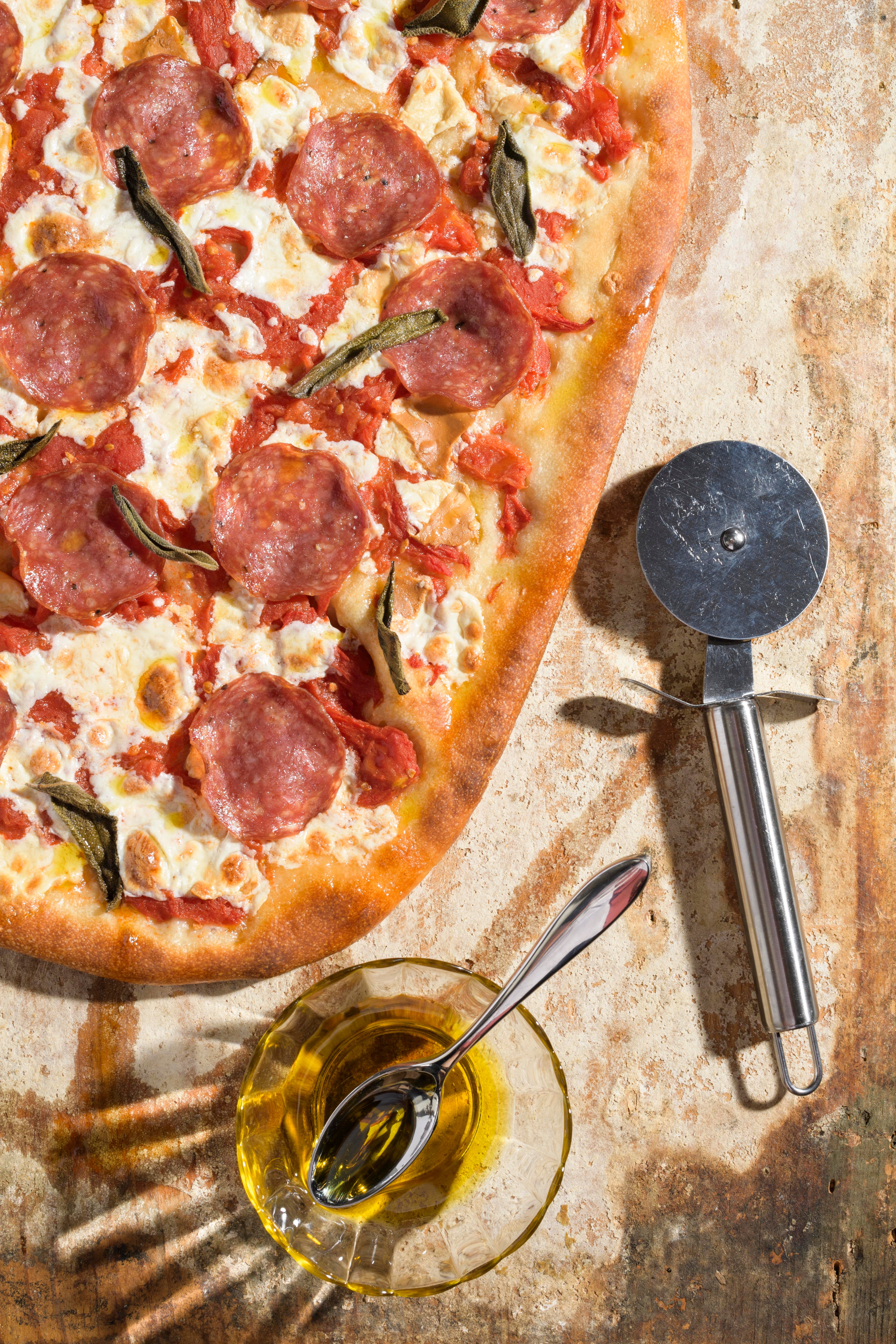 Food-MilkStreet-Salami Pizza