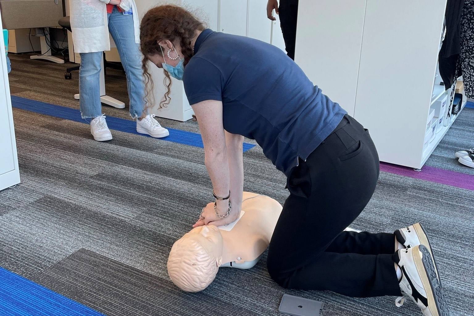 Sarah Katz doing CPR training with Dr Vicki Vetter of the Children’s Hospital of Philadelphia