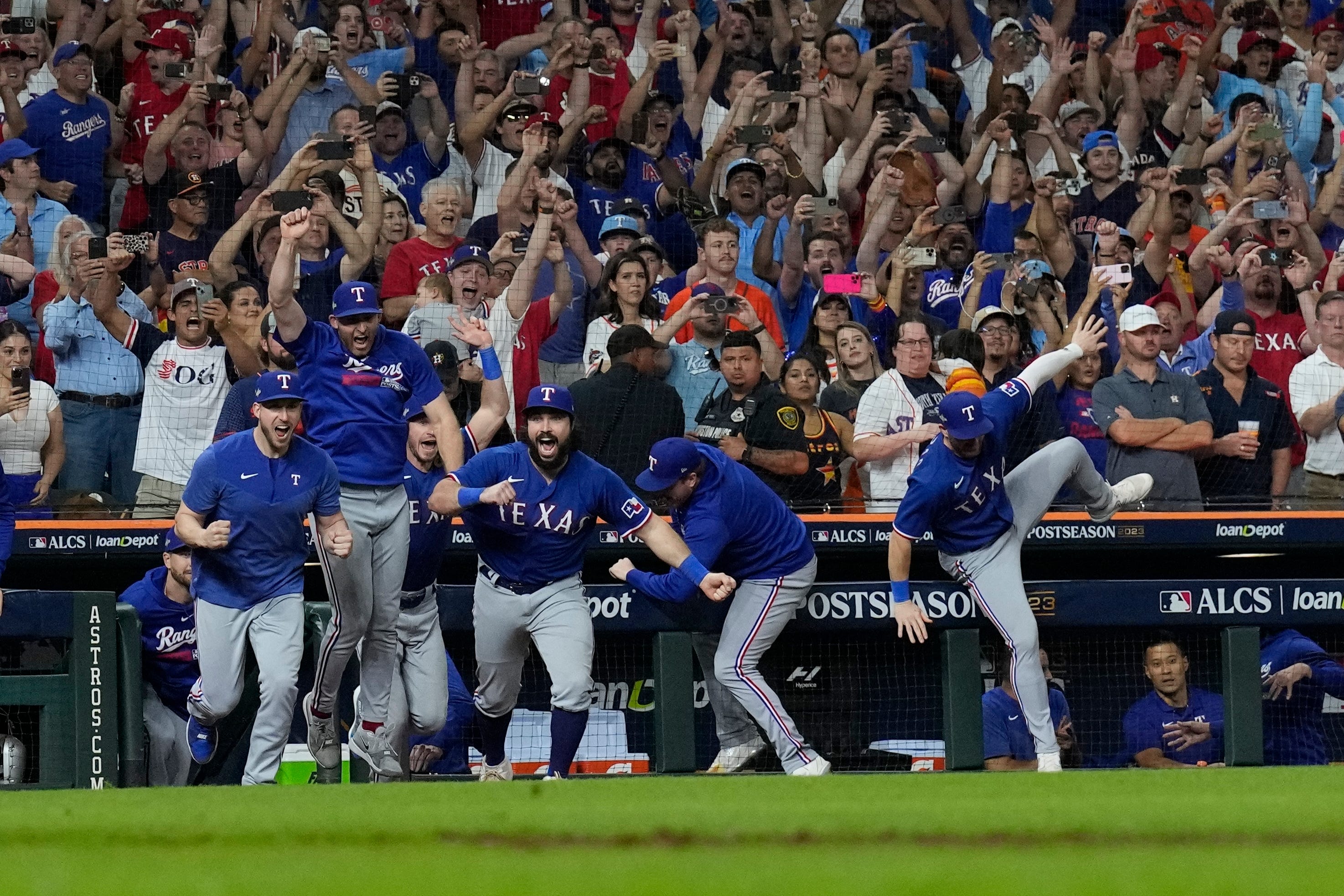 Houston and Philadelphia will face each other in the World Series