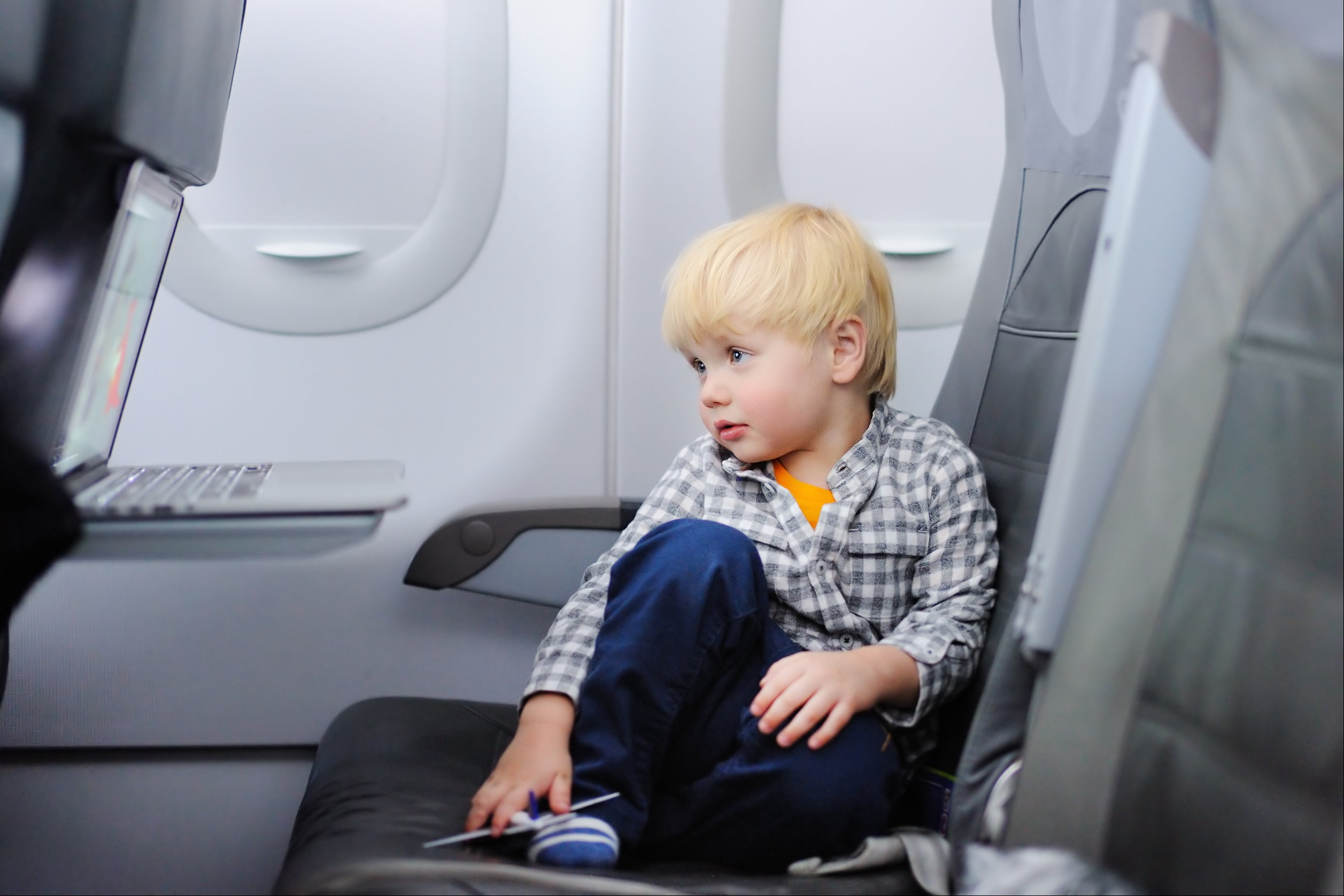 Woman kicked off plane for screaming about seat near baby 