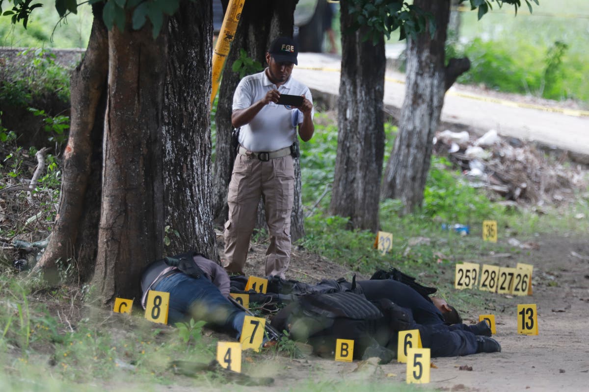 Mexico Deploys 300 National Guard Troopers To Area Where 13 Police