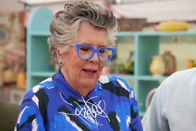<p>Great British Bake Off’s Prue Leith tells Paul Hollywood to ‘stop it’ after rude joke.</p>
