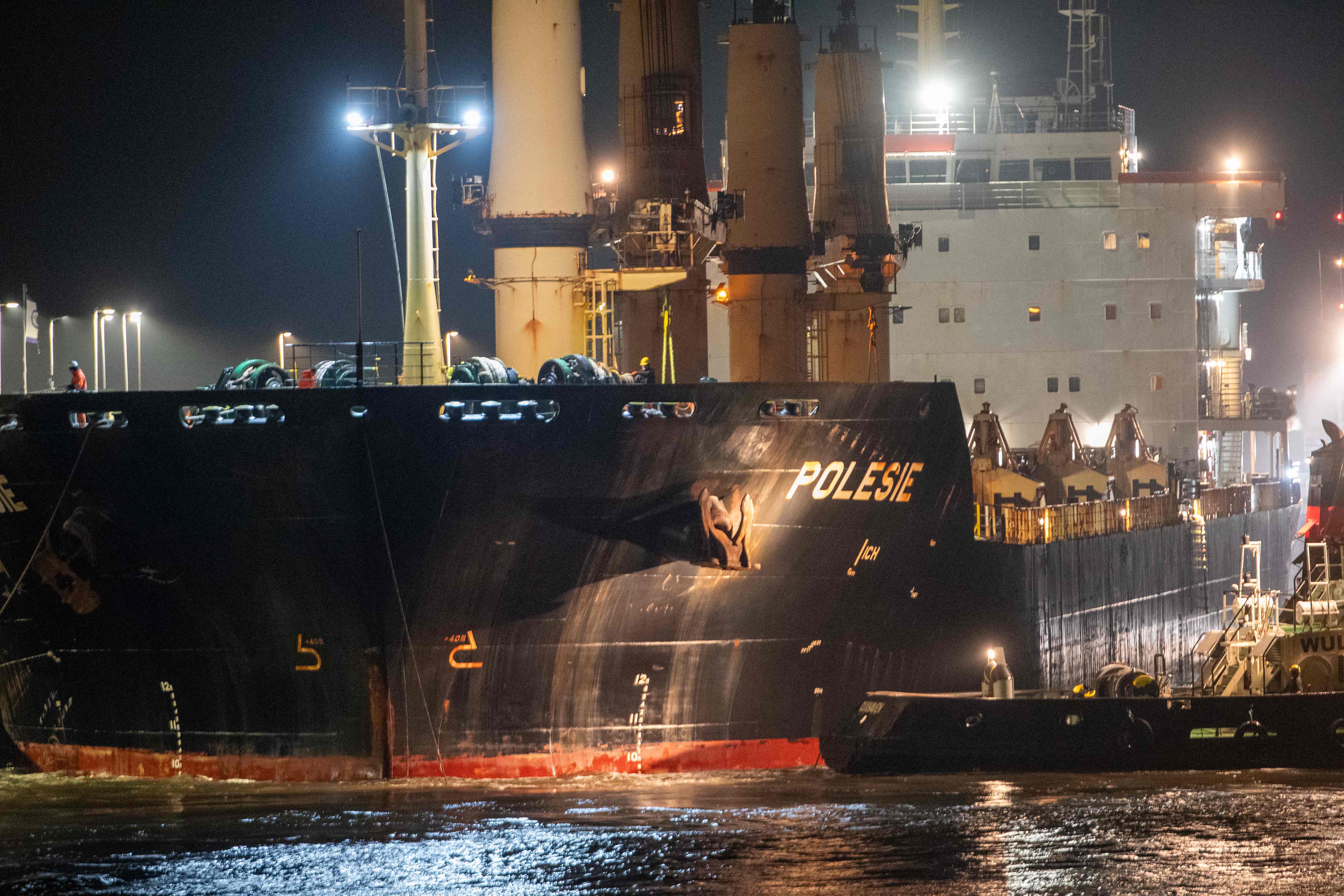 The cargo ship “Polesie” was guided into the harbour of Cuxhaven after colliding with the “Verity"