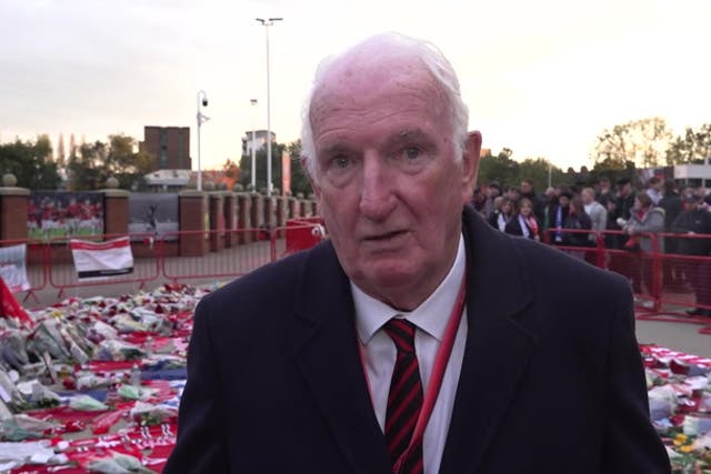 <p>Bobby Charlton’s football was ‘poetry in motion’, says former teammate Alex Stepney.</p>