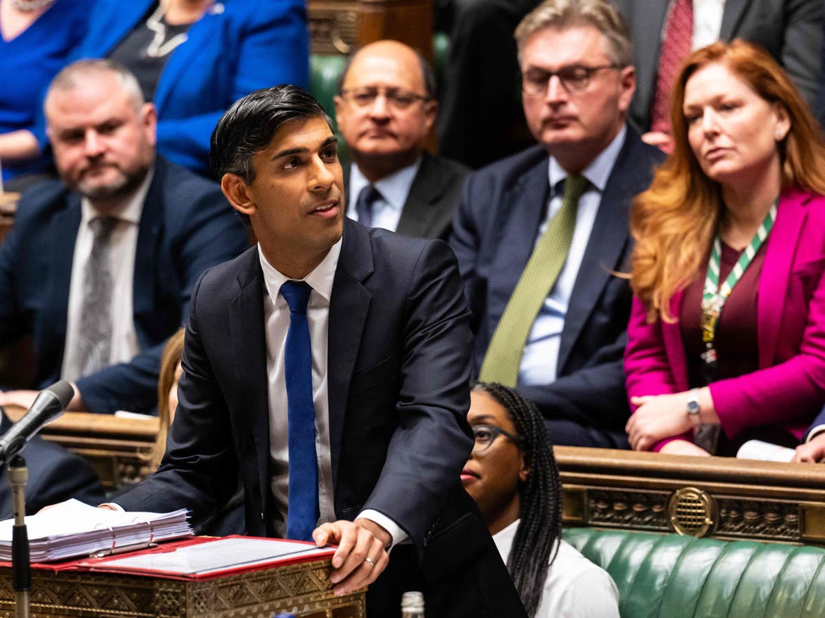 Watch live as Sunak faces Starmer in first PMQs since Rwanda ruling and cabinet reshuffle
