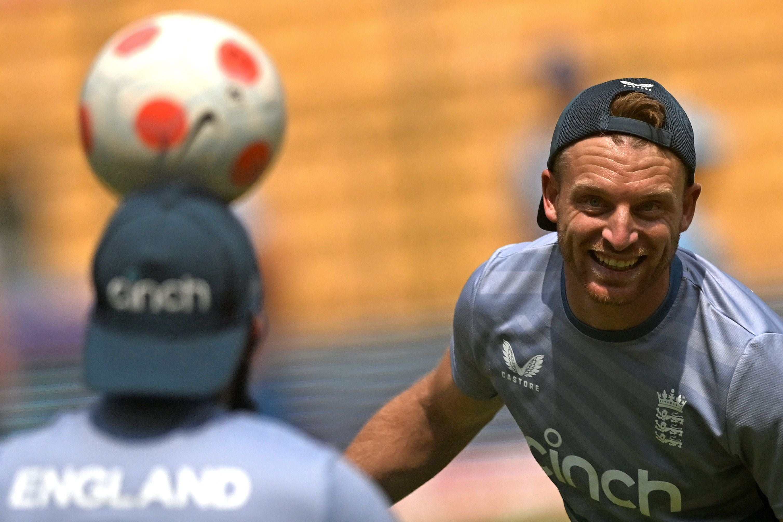 England warm up ahead of a must-win clash against Sri Lanka