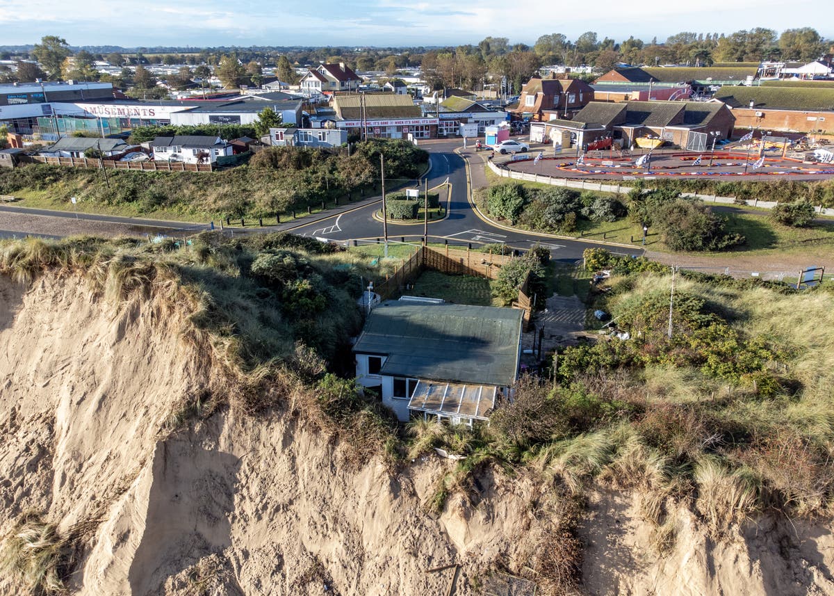 Norfolk coastal village of Hemsby at risk of erosion as flood defences scrapped