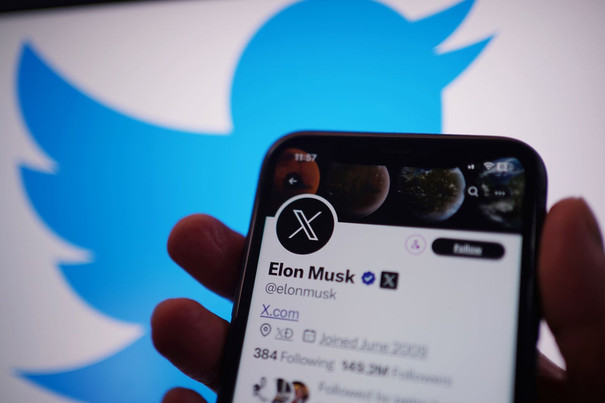 Timeline: Elon Musk’s chaotic first year in charge of Twitter