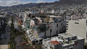 Otia Rips AP PHOTOS: Devastation followed by desperation in Acapulco after ...