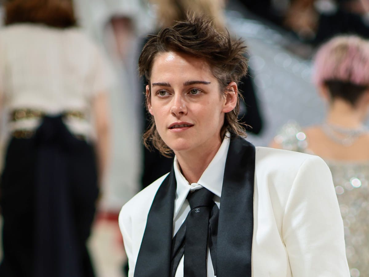 Kristen Stewart shares wedding plans with fiancée Dylan Meyer and Guy Fieri Kristen Stewart shares wedding plans with fiancée Dylan Meyer and Guy Fieri