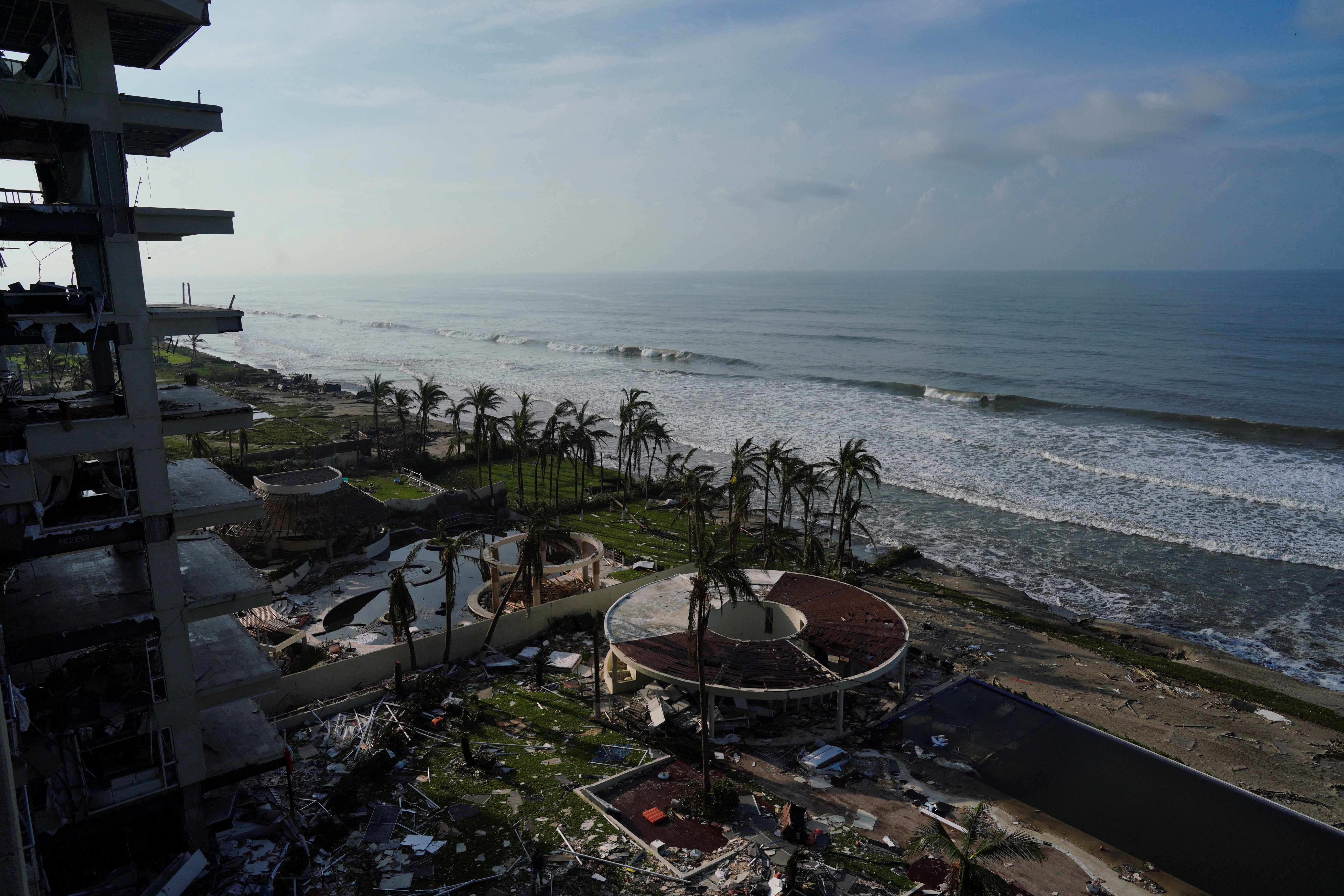 Hurricane Otis latest: Fears grow for missing as 27 dead in Acapulco | The  Independent