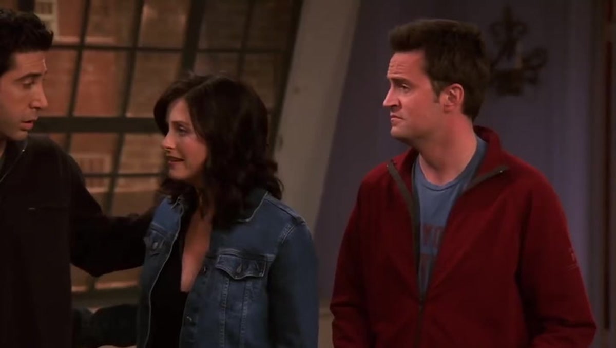 Matthew Perry's 'iconic' final line from Friends resurfaces | Culture ...