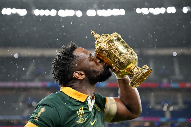 <p>Siya Kolisi became only the second captain to win the men’s World Cup twice </p>