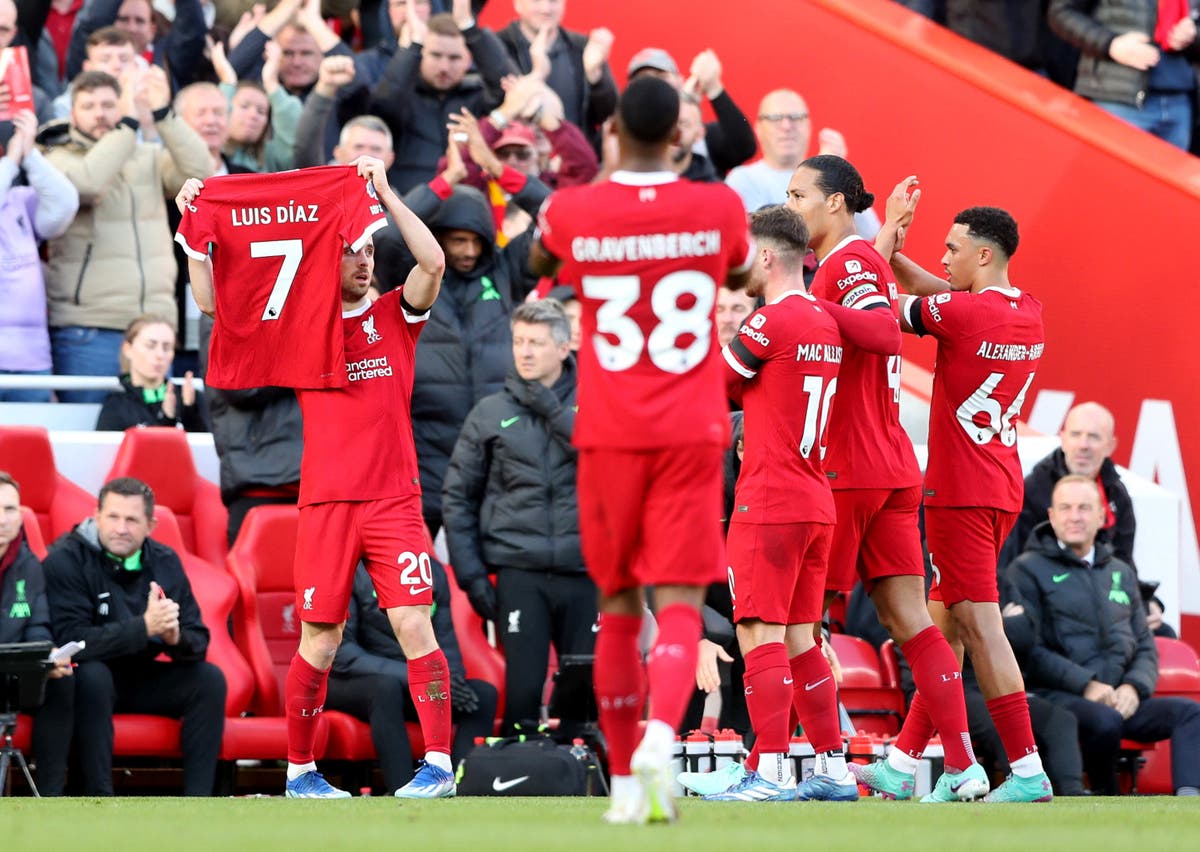 Darwin Nunez mencetak gol saat Liverpool menunjukkan dukungannya kepada Luis Diaz dalam kemenangan atas Nottingham Forest